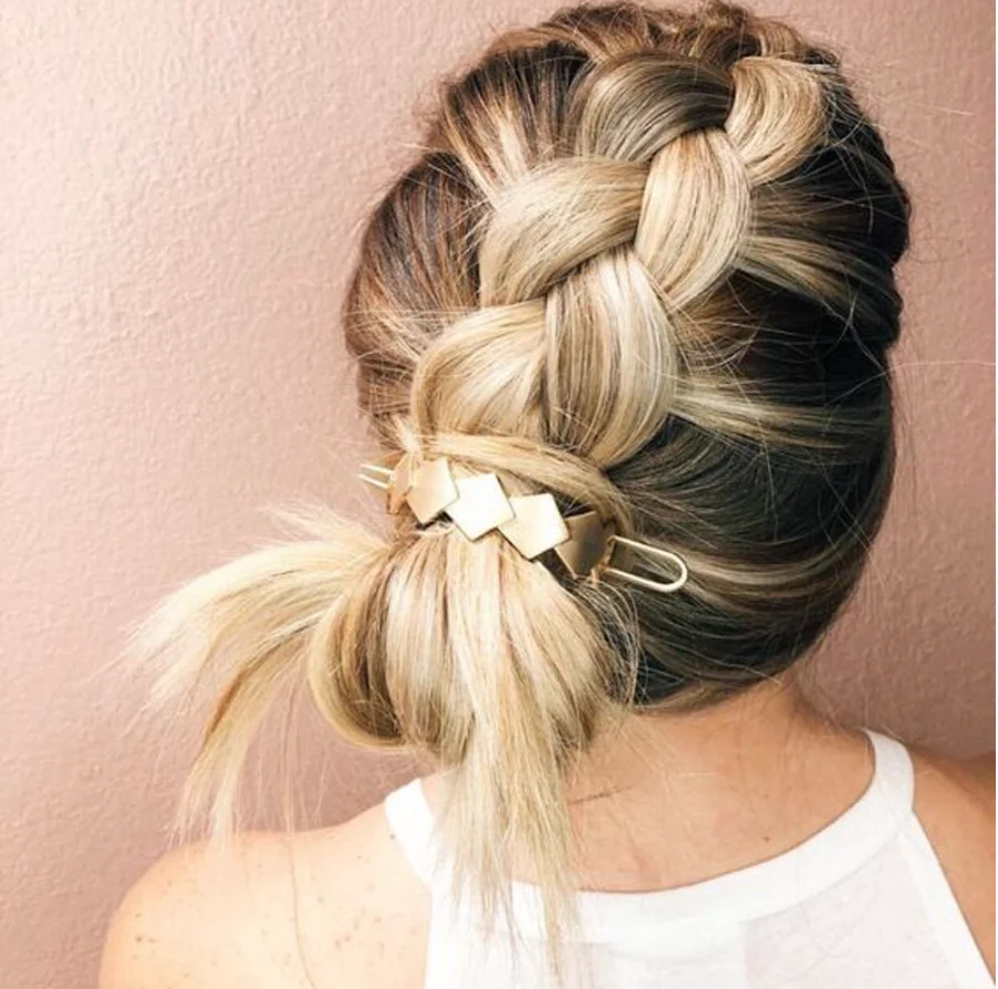 Rio Geometric Messy Bun (Gold) - Image 5