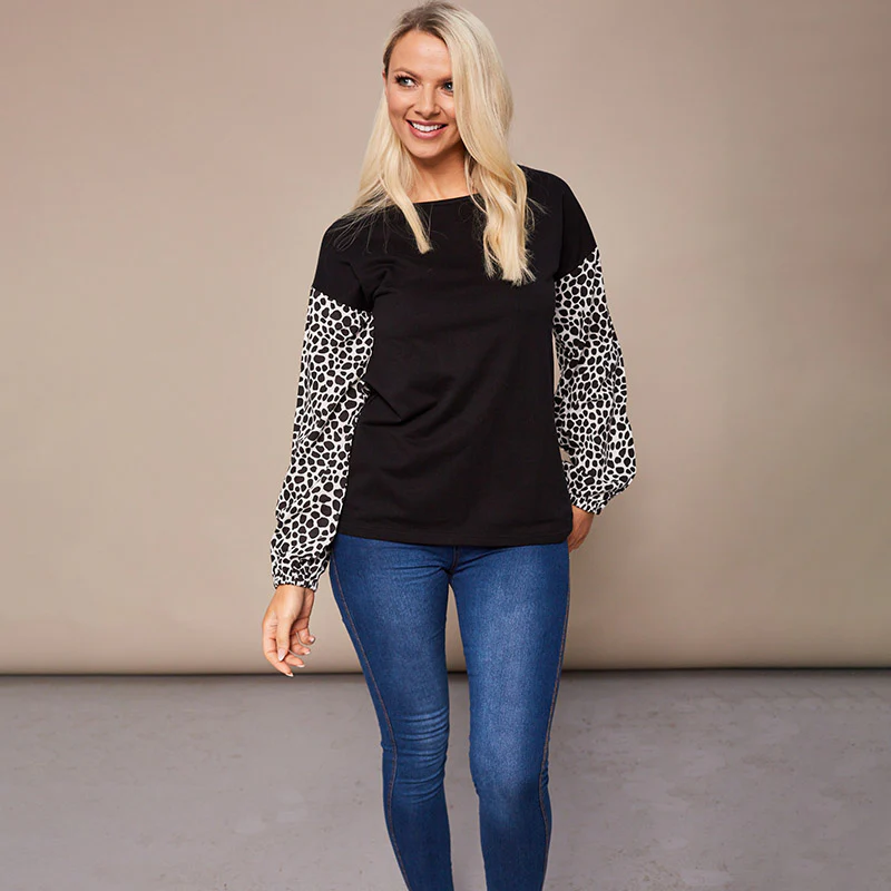 Gina Giraffe Print Top Black - Image 10